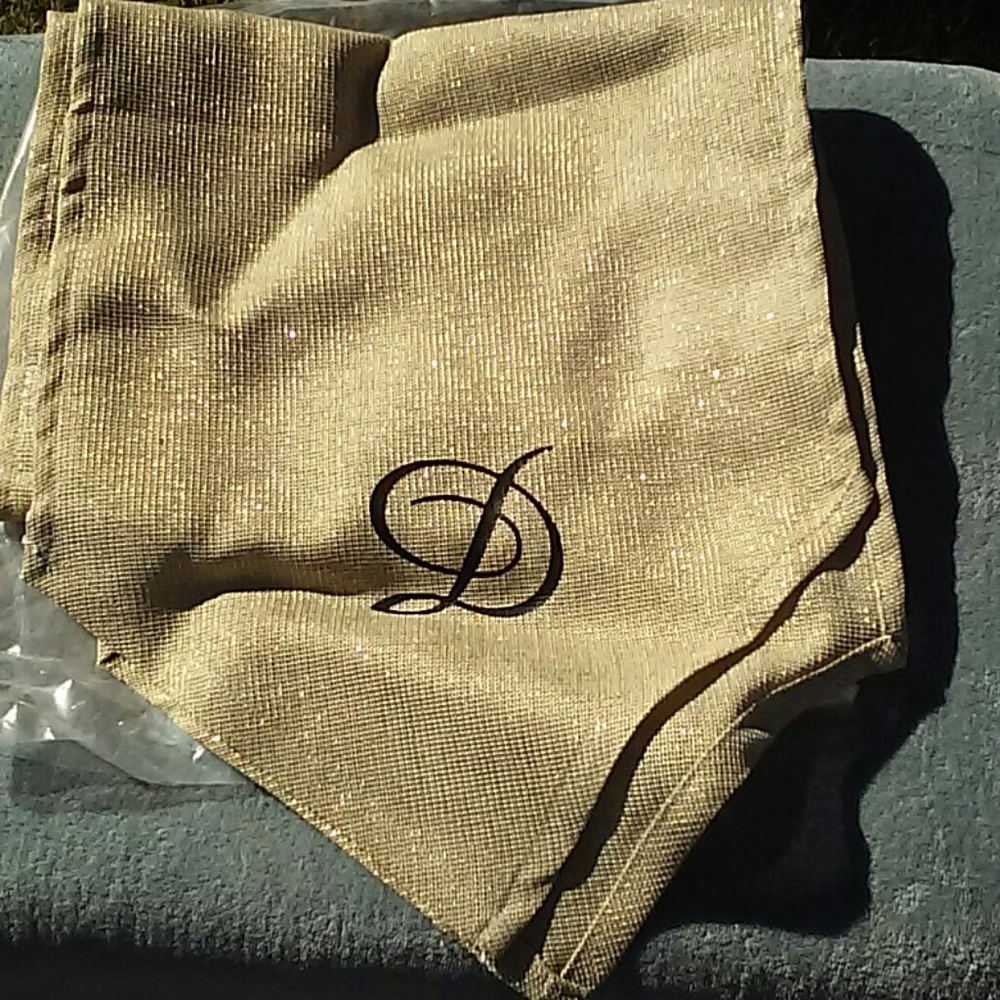 NWOT Burlap Table Runner- Initial 'D'